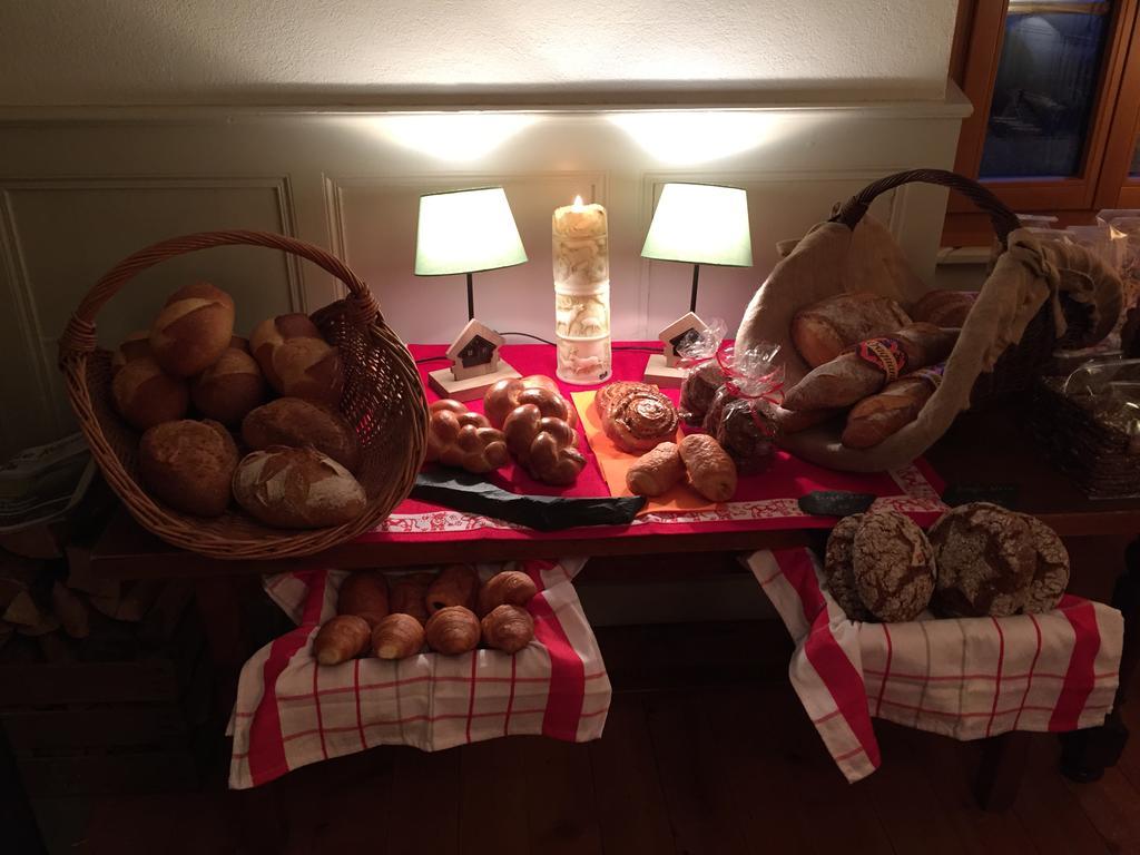 Heidi'S Guesthouse Frenières エクステリア 写真
